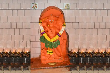 Dakshinabhimukhi Hanuman